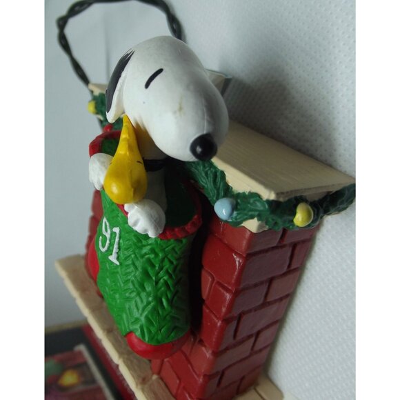 Hallmark Ornament 1991 Snoopy Fireplace Magic Flickering Light untested - Picture 5 of 14